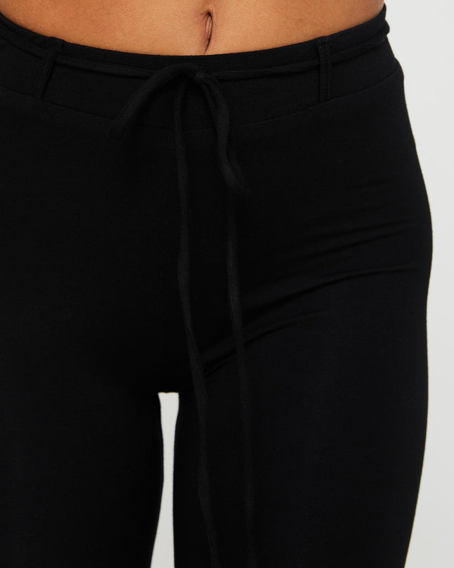 Cayte Capris Black