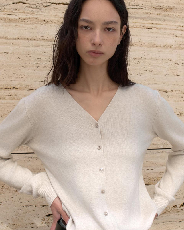 ouie Women's Essential V-Neck Cardigan Grayish Light Brown