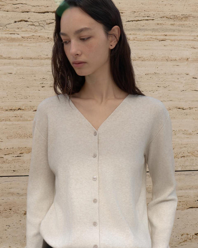 ouie Women's Essential V-Neck Cardigan Grayish Light Brown
